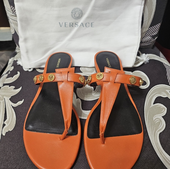 Versace orange leather sandals, flip-flop style. Never used,size 38 - Picture 11 of 11